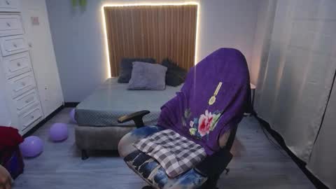 Scarllett online show from 11/29/25, 05:21