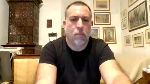 Snapshot of schlosser77 chatting on 10/21/25, 04:30 schlosser77 online show from 10/21/25, 04:30