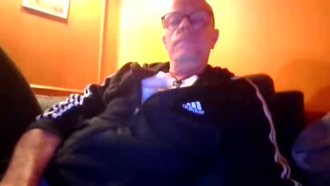 Snapshot of schmuhbaer1 chatting on 10/14/25, 05:25 schmuhbaer1 online show from 10/14/25, 05:25