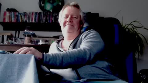 Snapshot of schnatter66 chatting on 12/28/24, 11:41 Thomas online show from 12/28/24, 11:41