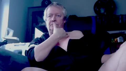 Snapshot of schnatter66 chatting on 02/09/25, 04:07 Thomas online show from 02/09/25, 04:07