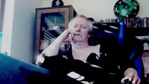 Snapshot of schnatter66 chatting on 02/17/25, 12:27 Thomas online show from 02/17/25, 12:27