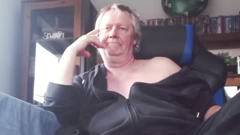 Snapshot of schnatter66 chatting on 02/28/25, 03:04 Thomas online show from 02/28/25, 03:04