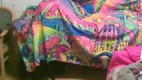 Snapshot of schnico chatting on 11/12/25, 07:42 schmidti online show from 11/12/25, 07:42