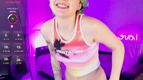 Snapshot of school_love chatting on 01/27/25, 01:09 Rina online show from 01/27/25, 01:09