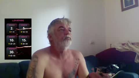 Snapshot of schooner73 chatting on 04/13/26, 01:22 Schooner73 online show from 04/13/26, 01:22