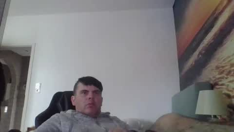 Snapshot of schosch01 chatting on 05/06/26, 06:52 schosch01 online show from 05/06/26, 06:52