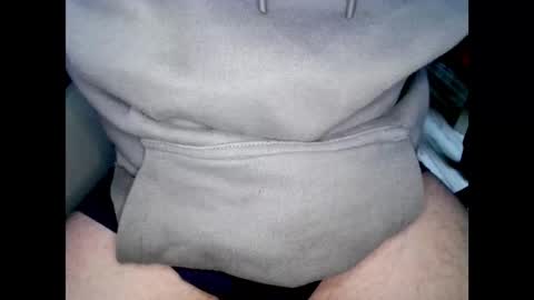 Guy online show from 10/05/25, 01:42