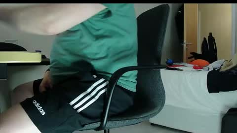 Snapshot of schwanz2023 chatting on 12/18/25, 11:22 Mick online show from 12/18/25, 11:22