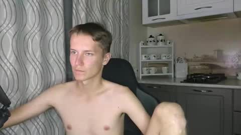 Snapshot of schweppess__ chatting on 10/01/25, 10:38 Dimka online show from 10/01/25, 10:38