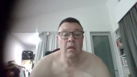 Snapshot of scoobs71 chatting on 12/19/24, 01:51 Scoobs online show from 12/19/24, 01:51