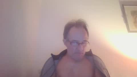 Snapshot of scotchwhieskie chatting on 12/31/24, 12:00 scotchwhieskie online show from 12/31/24, 12:00