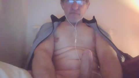 Snapshot of scotchwhieskie chatting on 01/26/25, 12:37 scotchwhieskie online show from 01/26/25, 12:37