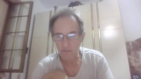 Snapshot of scotchwhieskie chatting on 09/16/25, 06:31 scotchwhieskie online show from 09/16/25, 06:31