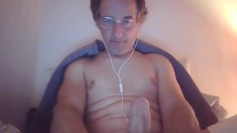 Snapshot of scotchwhieskie chatting on 10/10/25, 10:31 scotchwhieskie online show from 10/10/25, 10:31