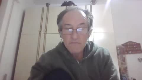 Snapshot of scotchwhieskie chatting on 10/15/25, 06:30 scotchwhieskie online show from 10/15/25, 06:30