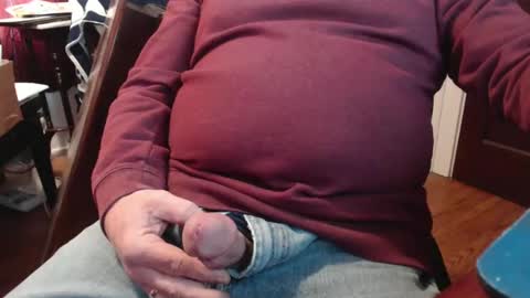 Snapshot of scottbearfun chatting on 01/13/25, 04:08 scottbearfun online show from 01/13/25, 04:08