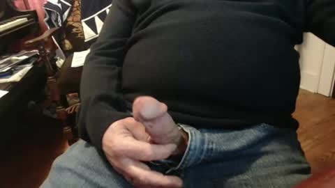 Snapshot of scottbearfun chatting on 02/26/25, 04:35 scottbearfun online show from 02/26/25, 04:35