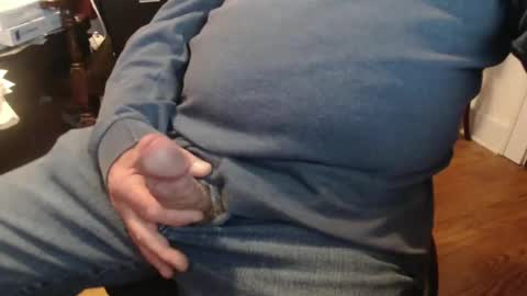 Snapshot of scottbearfun chatting on 03/11/25, 04:29 scottbearfun online show from 03/11/25, 04:29