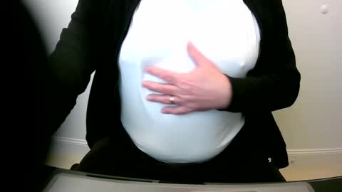 Snapshot of scotti30 chatting on 01/04/25, 01:53 Scott online show from 01/04/25, 01:53