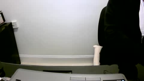 Snapshot of scotti30 chatting on 01/09/25, 03:44 Scott online show from 01/09/25, 03:44