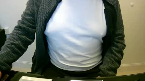 Snapshot of scotti30 chatting on 01/25/25, 09:36 Scott online show from 01/25/25, 09:36