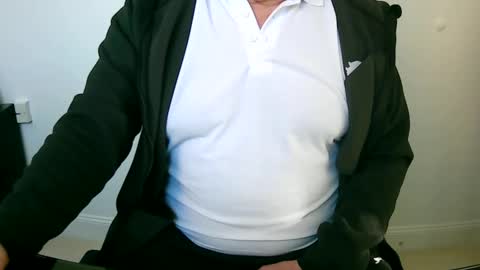 Snapshot of scotti30 chatting on 02/06/25, 01:54 Scott online show from 02/06/25, 01:54