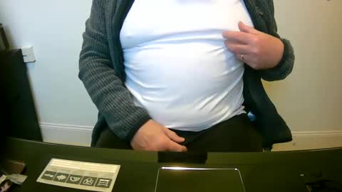 Snapshot of scotti30 chatting on 02/11/25, 03:29 Scott online show from 02/11/25, 03:29