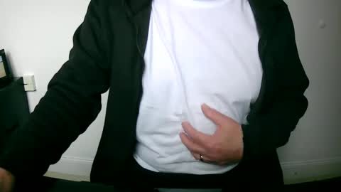 Snapshot of scotti30 chatting on 02/18/25, 08:38 Scott online show from 02/18/25, 08:38