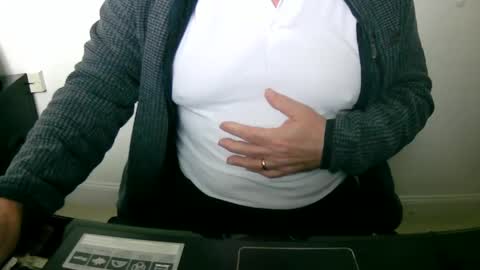 Snapshot of scotti30 chatting on 03/11/25, 09:02 Scott online show from 03/11/25, 09:02