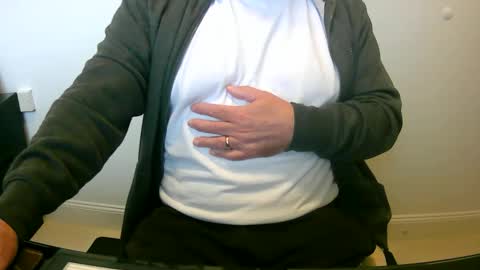 Snapshot of scotti30 chatting on 10/17/25, 08:17 Scott online show from 10/17/25, 08:17