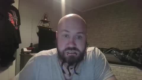 Snapshot of scottish_alien chatting on 04/25/26, 01:30 Richard James online show from 04/25/26, 01:30