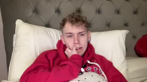 Snapshot of scottish_twink01 chatting on 12/17/24, 12:56 danny online show from 12/17/24, 12:56