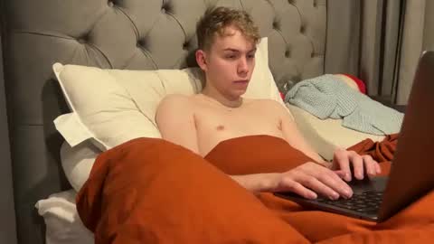 Snapshot of scottish_twink01 chatting on 01/13/25, 12:19 danny online show from 01/13/25, 12:19
