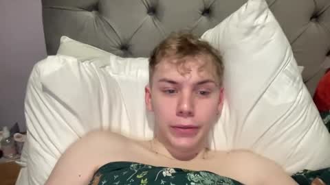 Snapshot of scottish_twink01 chatting on 01/26/25, 03:27 danny online show from 01/26/25, 03:27