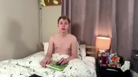 Snapshot of scottish_twink01 chatting on 11/06/25, 12:11 danny online show from 11/06/25, 12:11