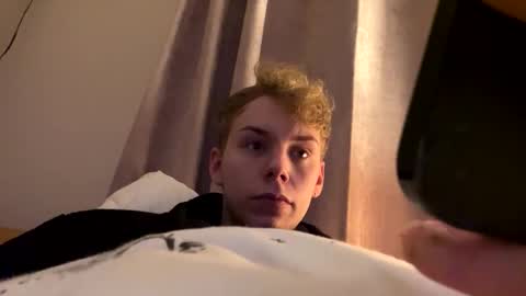 Snapshot of scottish_twink01 chatting on 11/11/25, 03:06 danny online show from 11/11/25, 03:06