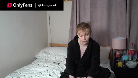 Snapshot of scottish_twink01 chatting on 11/14/25, 01:48 danny online show from 11/14/25, 01:48