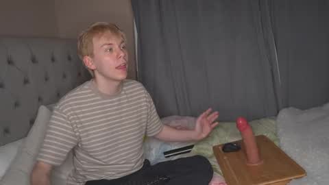 Snapshot of scottish_twink01 chatting on 05/01/26, 08:46 danny online show from 05/01/26, 08:46
