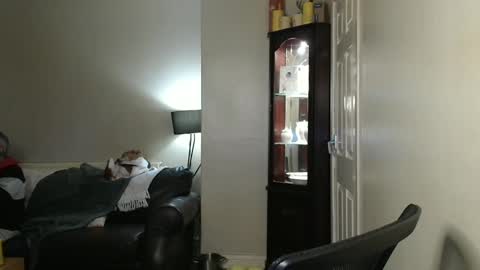 Snapshot of scottsman214 chatting on 01/03/25, 06:46 James online show from 01/03/25, 06:46