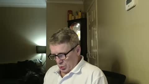 Snapshot of scottsman214 chatting on 01/18/25, 06:43 James online show from 01/18/25, 06:43