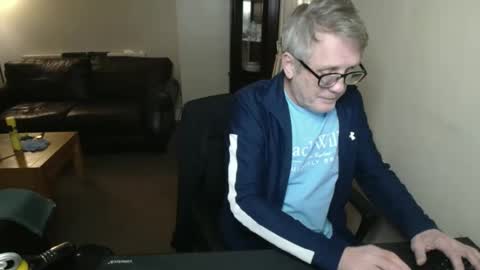 Snapshot of scottsman214 chatting on 09/22/25, 08:11 James online show from 09/22/25, 08:11