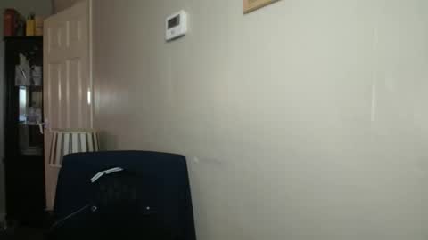 Snapshot of scottsman214 chatting on 11/12/25, 08:08 James online show from 11/12/25, 08:08