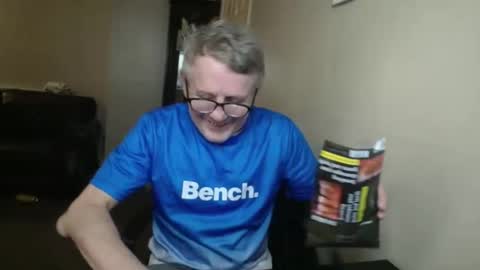 Snapshot of scottsman214 chatting on 11/14/25, 06:28 James online show from 11/14/25, 06:28