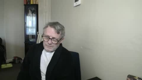 Snapshot of scottsman214 chatting on 11/19/25, 03:01 James online show from 11/19/25, 03:01