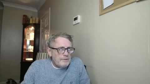 Snapshot of scottsman214 chatting on 11/23/25, 04:18 James online show from 11/23/25, 04:18