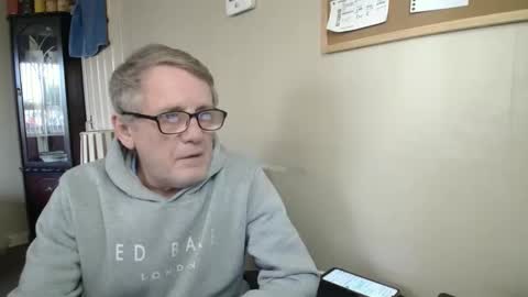 Snapshot of scottsman214 chatting on 12/15/25, 01:04 James online show from 12/15/25, 01:04