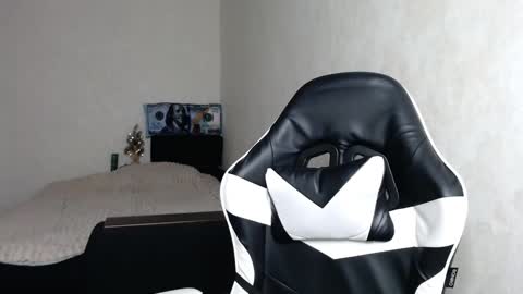 Snapshot of scratc_h chatting on 01/12/25, 01:00 scratc_h online show from 01/12/25, 01:00