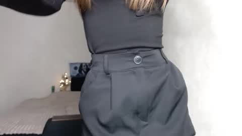 Snapshot of scratc_h chatting on 01/16/25, 11:27 scratc_h online show from 01/16/25, 11:27