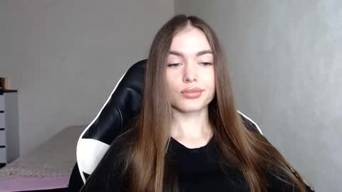 Snapshot of scratc_h chatting on 10/16/25, 09:43 scratc_h online show from 10/16/25, 09:43